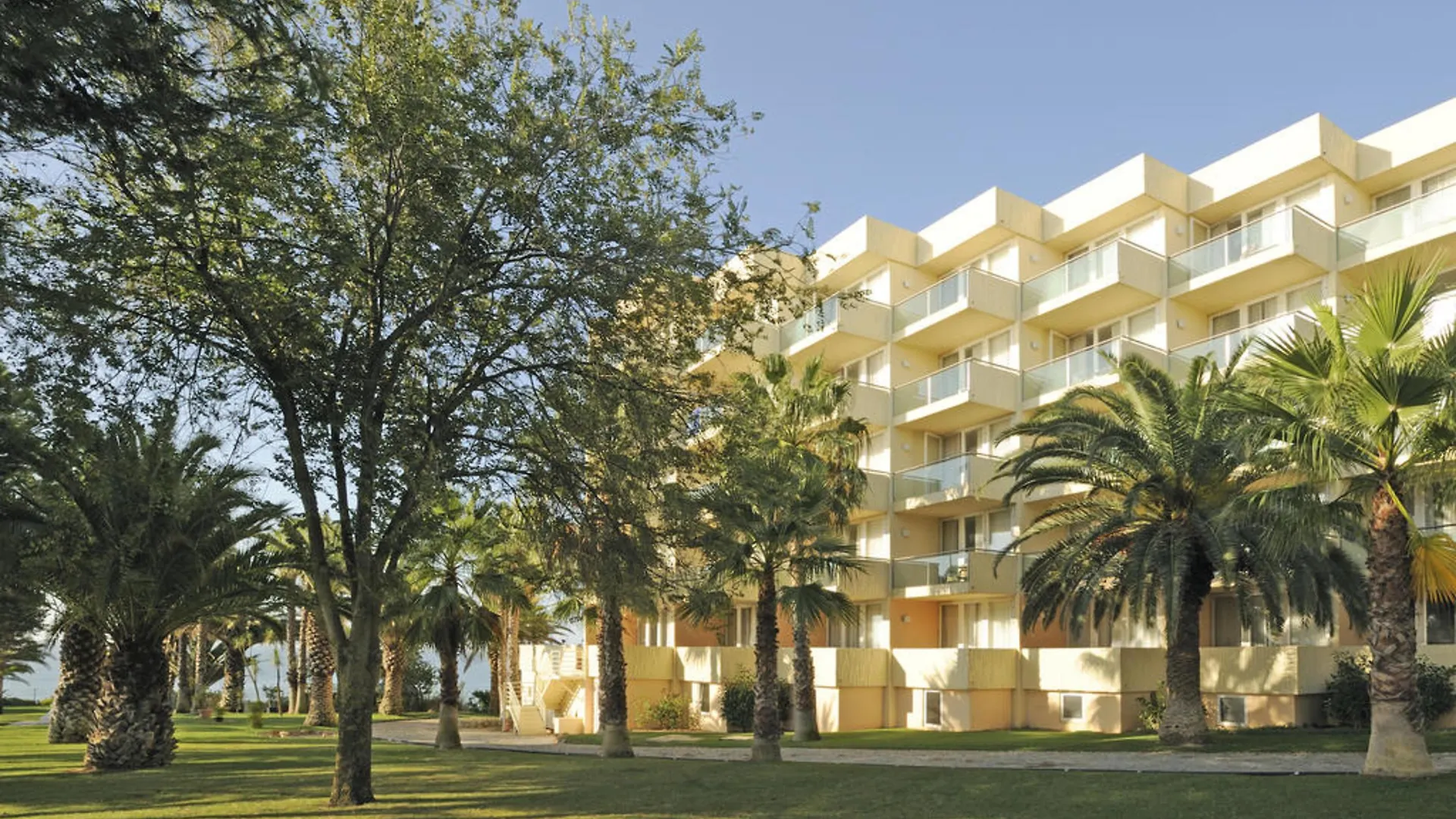 Pestana Viking Beach & Spa Resort Армасан-де-Пера