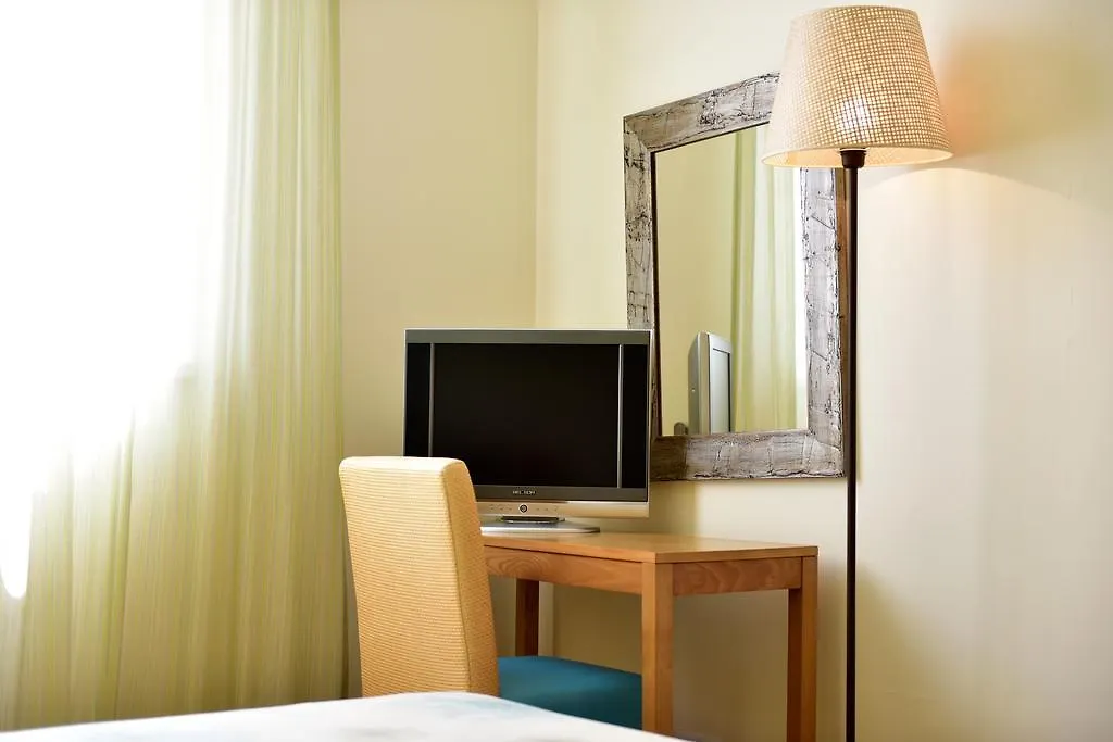 Pestana Viking Beach & Spa Resort Армасан-де-Пера 4*,  Португалия