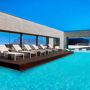 Marriott Crystal Towers Hotell