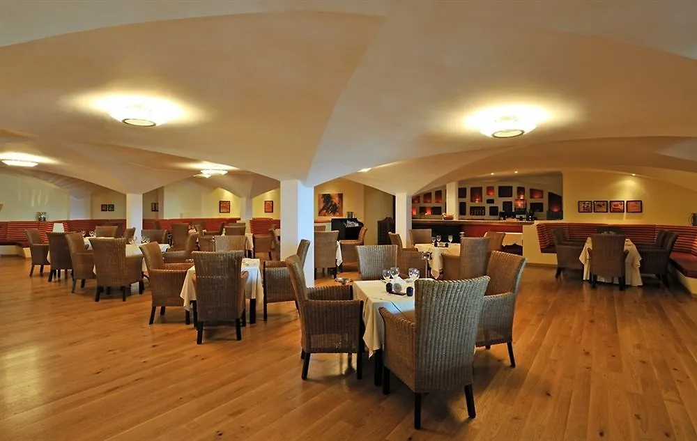 Pestana Viking Beach & Spa Resort Armação de Pêra 4*,