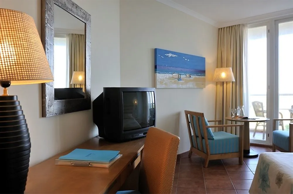 Pestana Viking Beach & Spa Resort Armação de Pêra 4*,